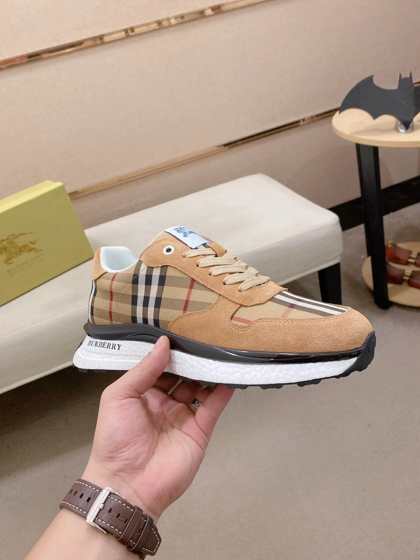 Men's clothing and shoes💰:442💰🇮🇹🇮🇹Synchronized with BURBERRY's top purchasing agents🔍🔍. First-layer cowhide and fabric imported from Italy. Fully imported mesh lining, sole: original sole provided by the original factory, exclusive movable molded sole, super comfortable, original factory follow-up goods, 🔍🔍high quality, can be entered and exited at will, welcome to compare code number 38-44 (45 is custom-made and cannot be returned or exchanged)